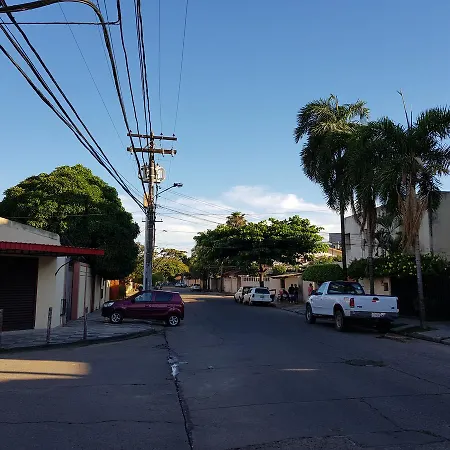 Las Palmeras Santa Cruz de La Sierra Exterior foto